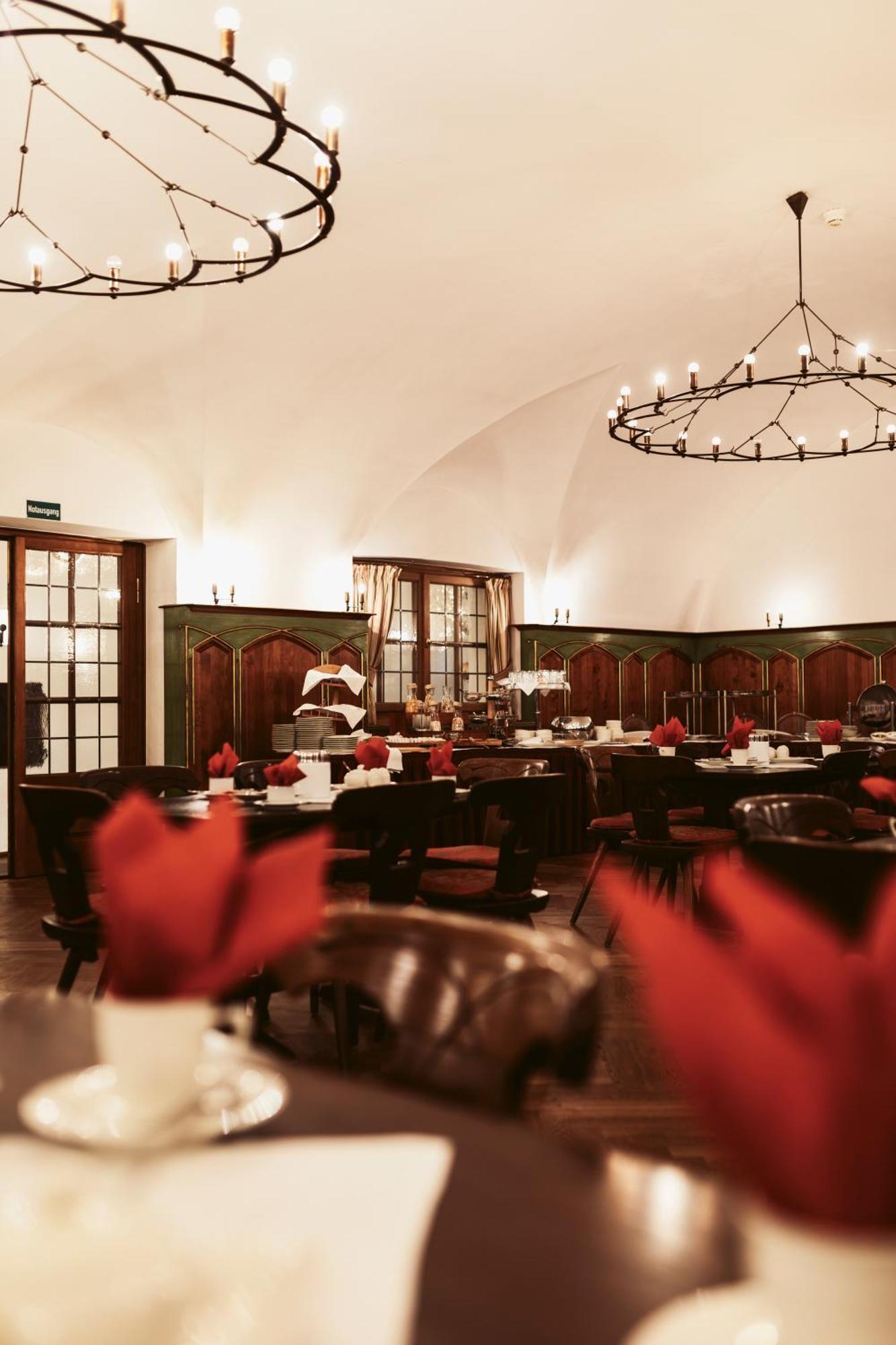 Hotel Goldene Sonne Ландсхут Экстерьер фото